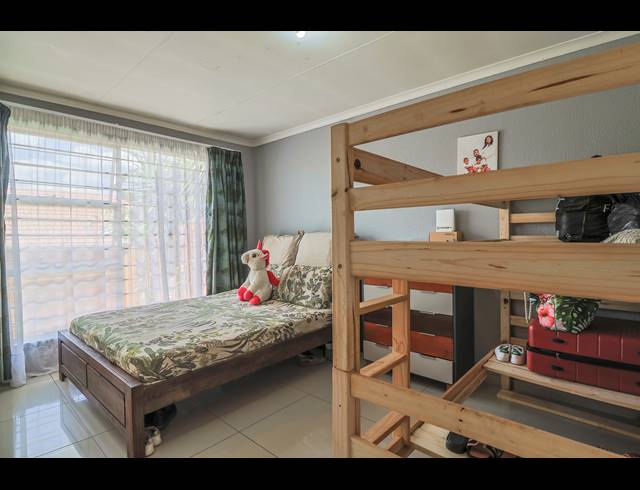 2 BEDROOM TOWNHOUSE FOR SALE IN ALAN MANOR